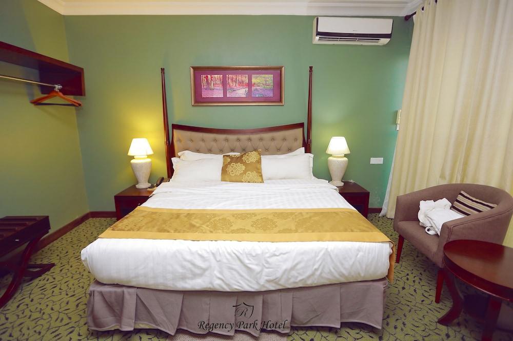 Regency Park Hotel ดาร์เอสซาลาม ภายนอก รูปภาพ