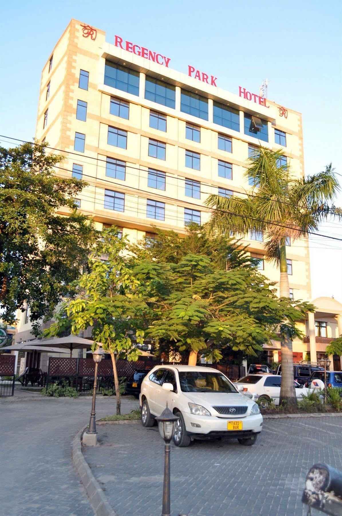 Regency Park Hotel ดาร์เอสซาลาม ภายนอก รูปภาพ