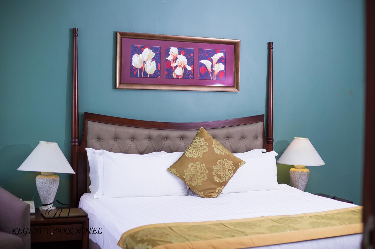 Regency Park Hotel ดาร์เอสซาลาม ภายนอก รูปภาพ