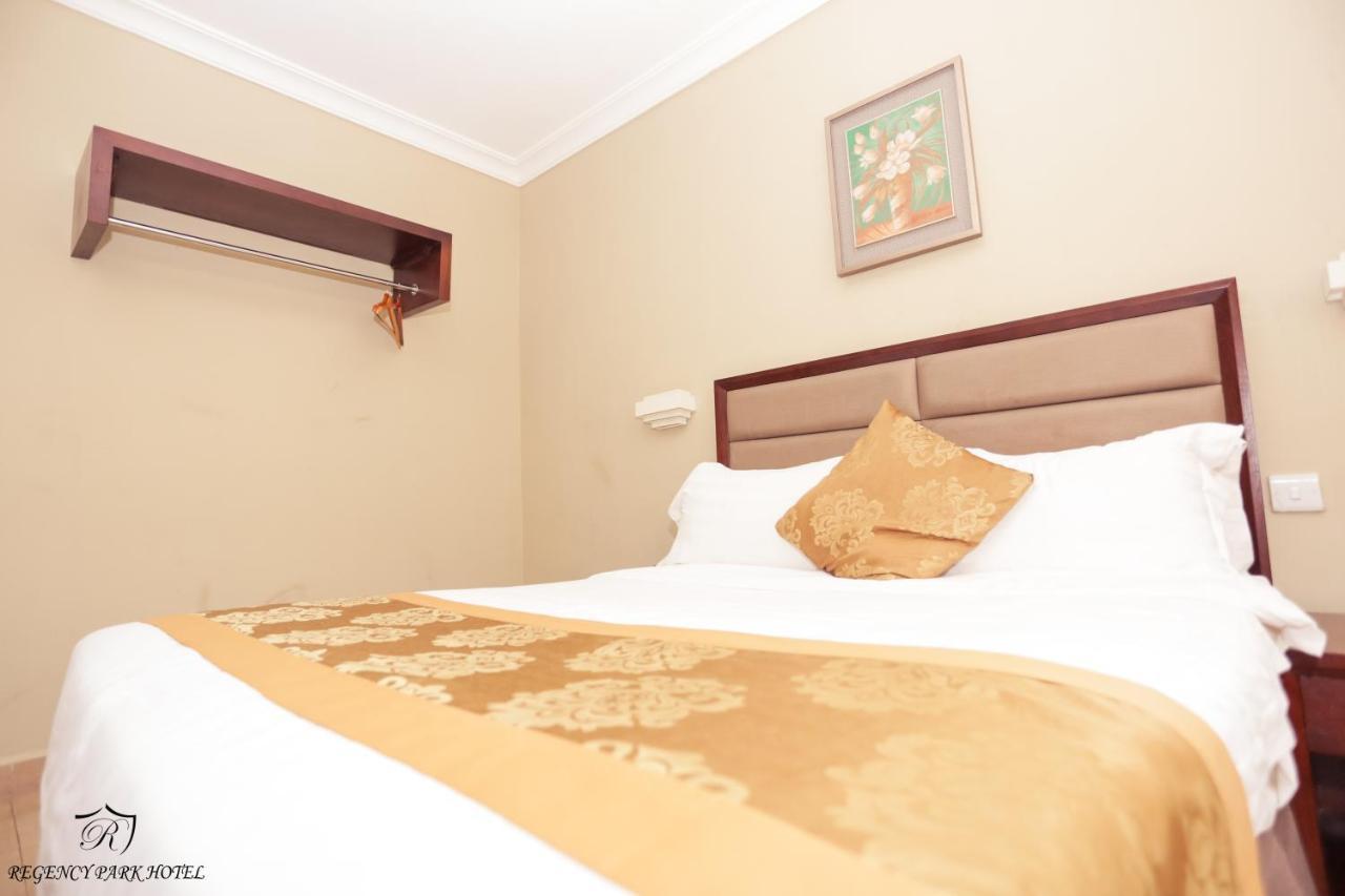 Regency Park Hotel ดาร์เอสซาลาม ภายนอก รูปภาพ