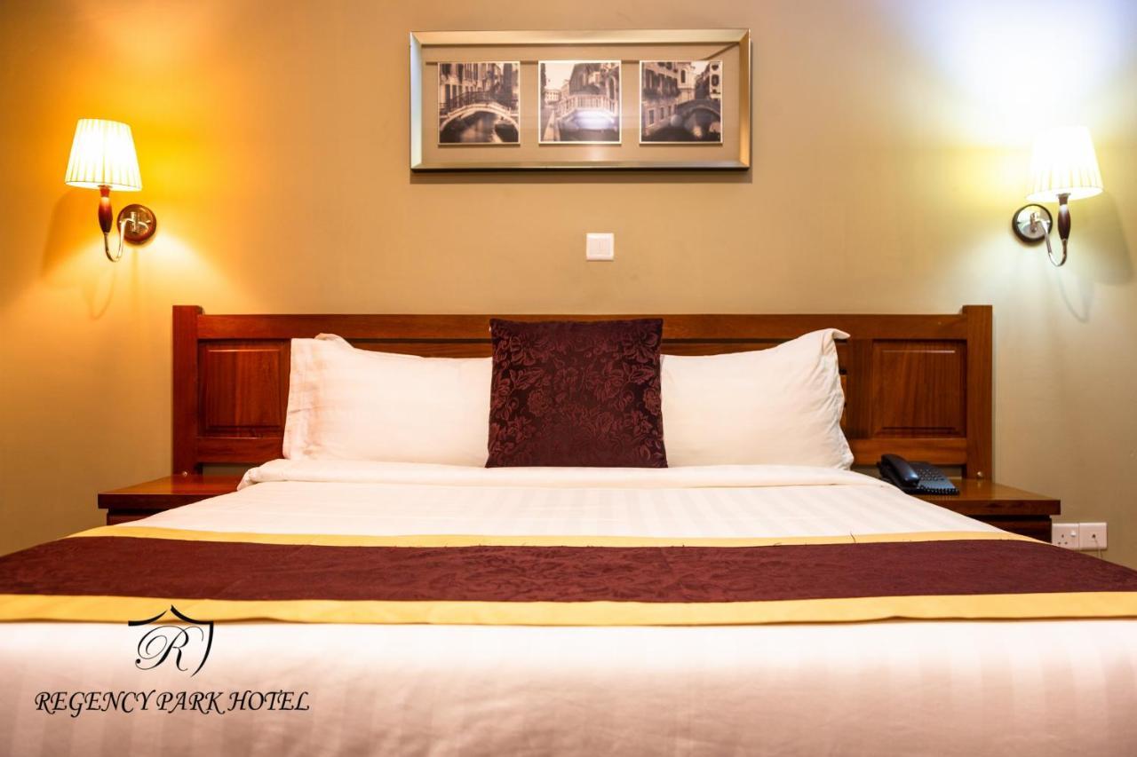 Regency Park Hotel ดาร์เอสซาลาม ภายนอก รูปภาพ